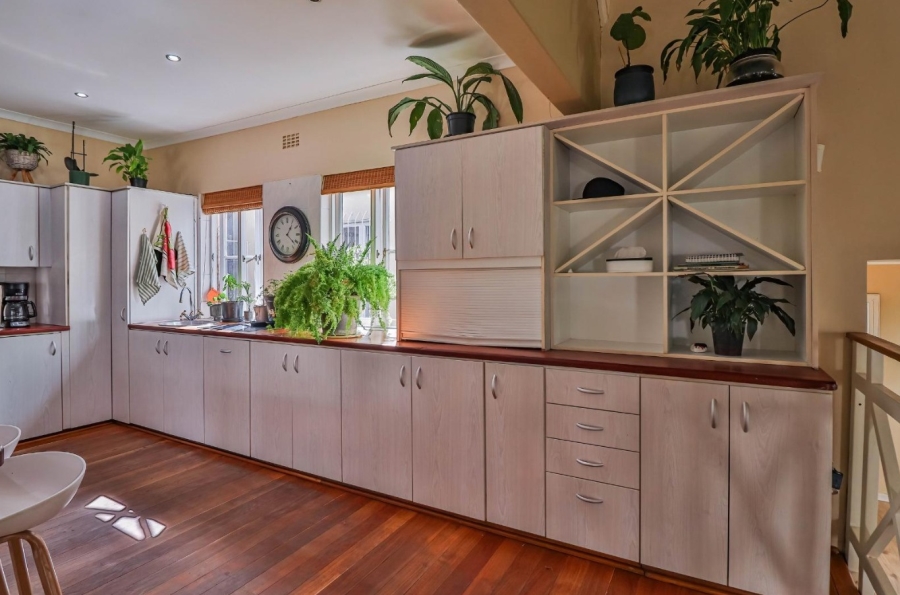 5 Bedroom Property for Sale in Fairway Heights Western Cape